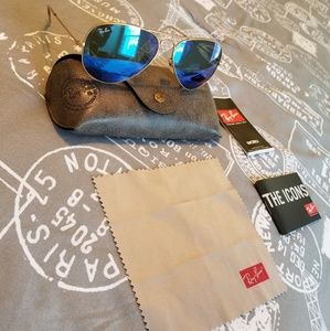 58-14 Rayban aviators gold frame, blue frame (P)